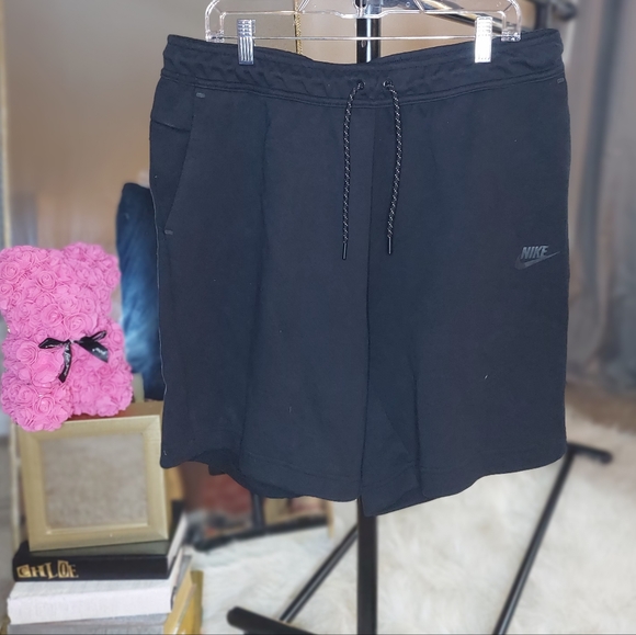 *Never Worn* Nike Sportswear Tech Fleece Men's Shorts-Black XL - Picture 3 of 5
